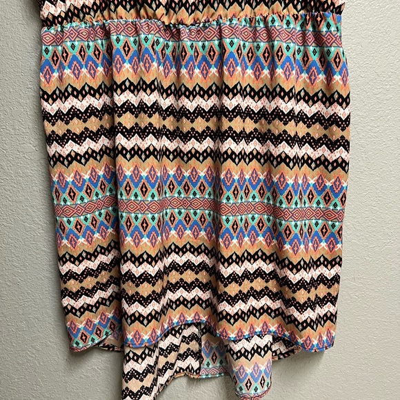 Midi Dress, Horizontal lines, front is shorter than back, batwing/petal sleeve - Picture 6 of 6